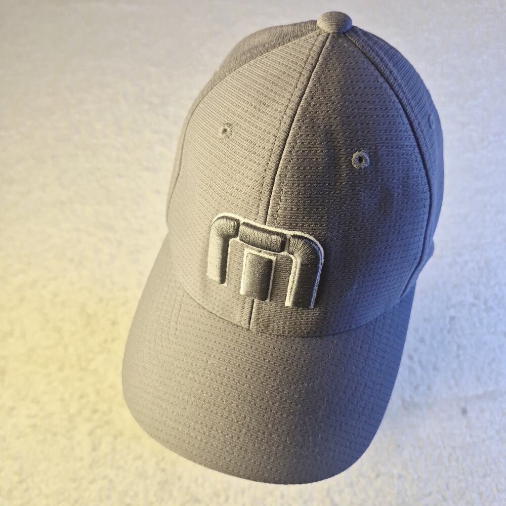 Travis Mathew Flex Fitted XS Golf Hat Cap Polyester Casual Logo Men Women Gray